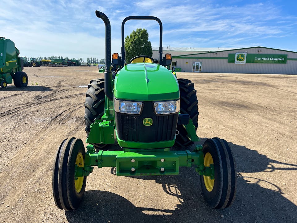 John Deere 5065E
