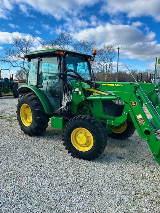 John Deere 5075E