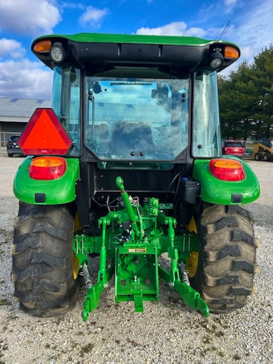 John Deere 5075E