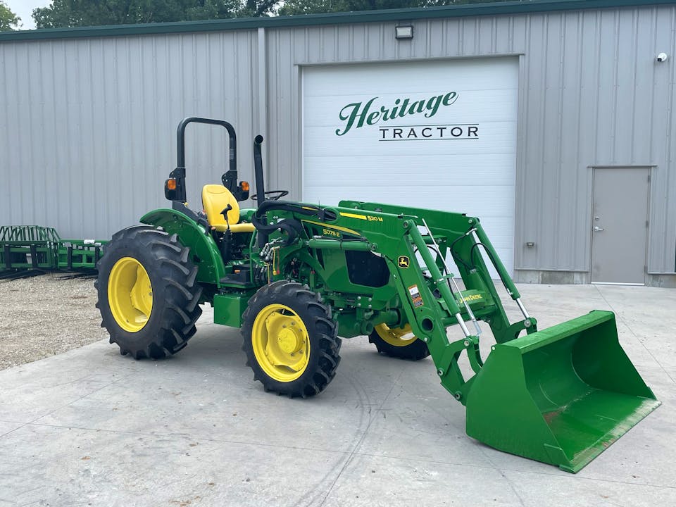 John Deere 5075E