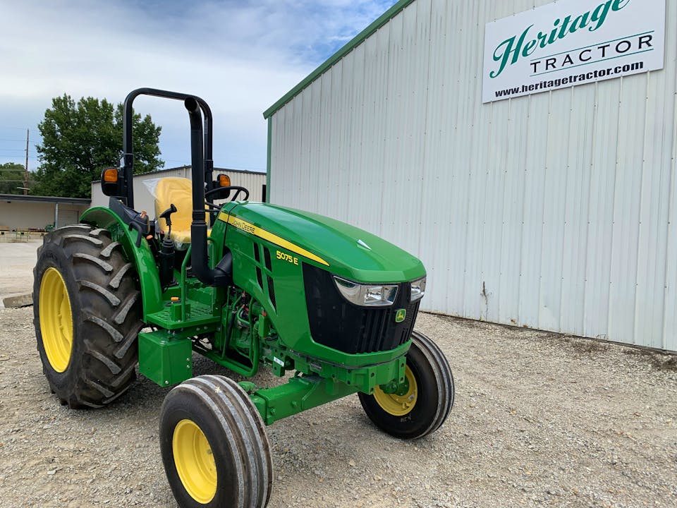 John Deere 5075E