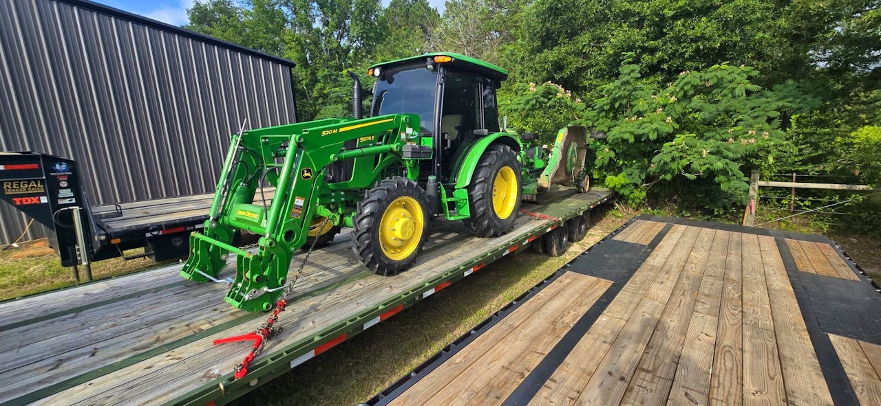 John Deere 5075E