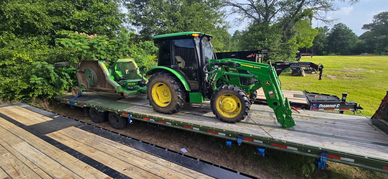 John Deere 5075E