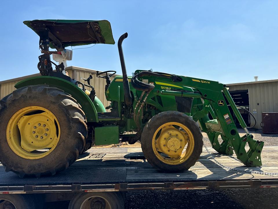 John Deere 5075E