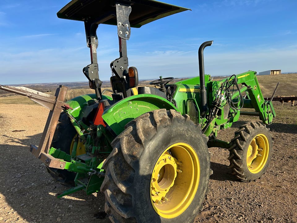 John Deere 5075E