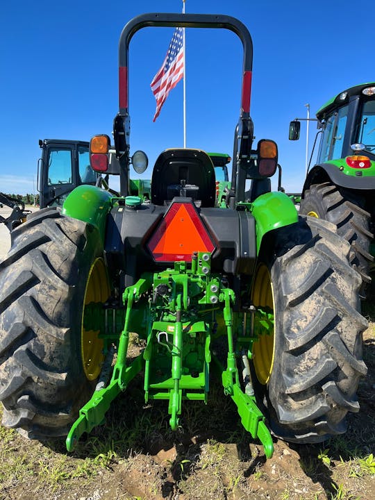 John Deere 5075E