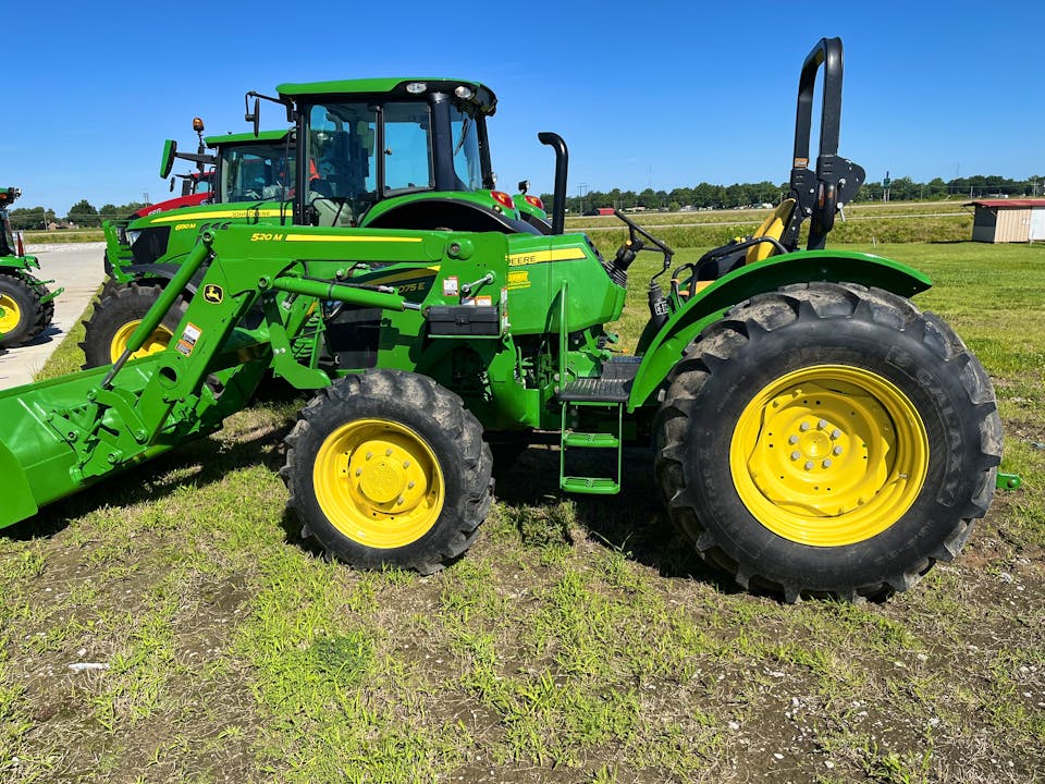 John Deere 5075E