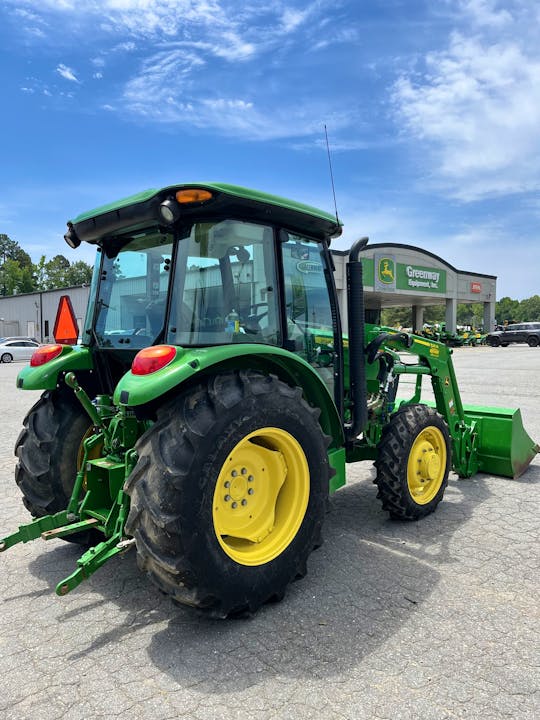 John Deere 5075E