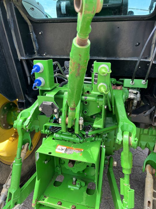 John Deere 5075E