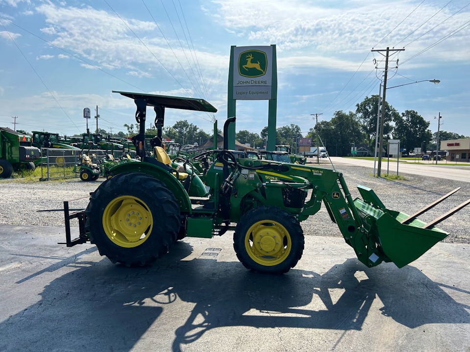 John Deere 5075E
