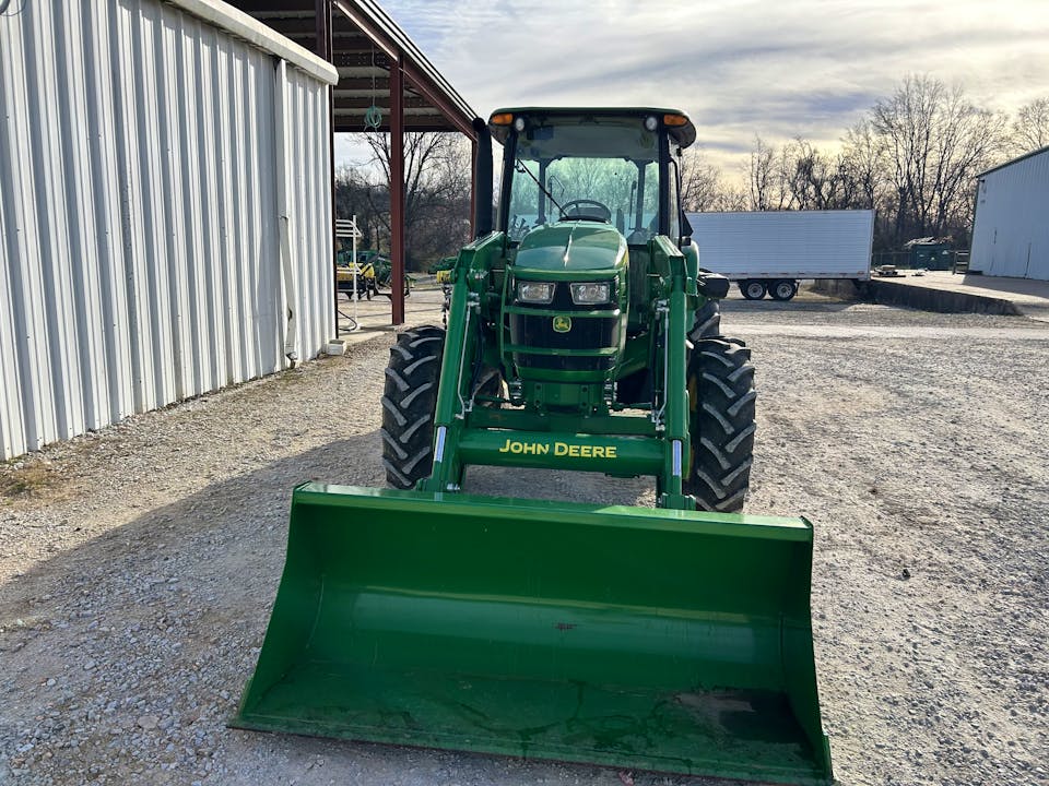 John Deere 5090E