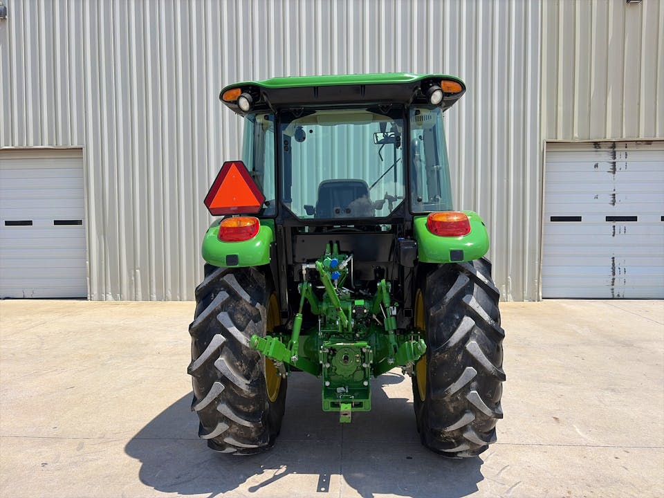 John Deere 5090E