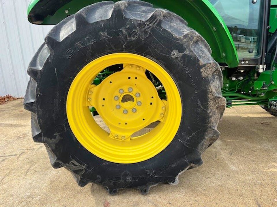 John Deere 5090E