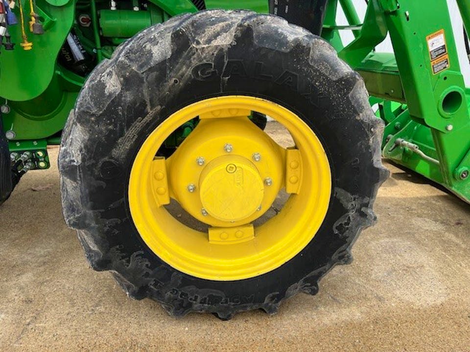 John Deere 5090E
