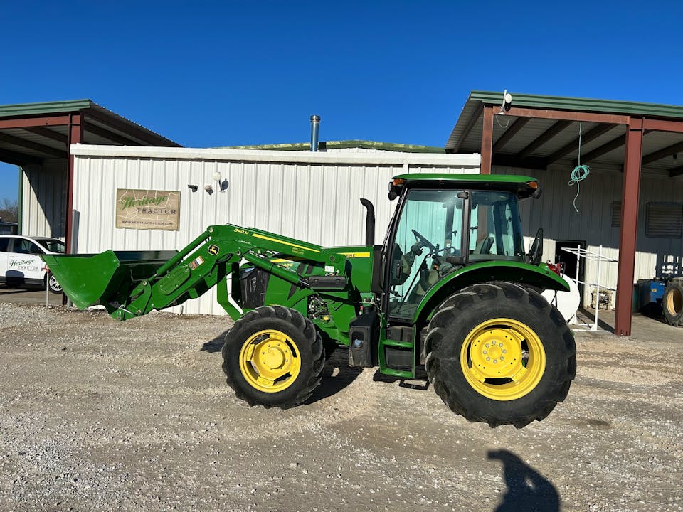 John Deere 5090E