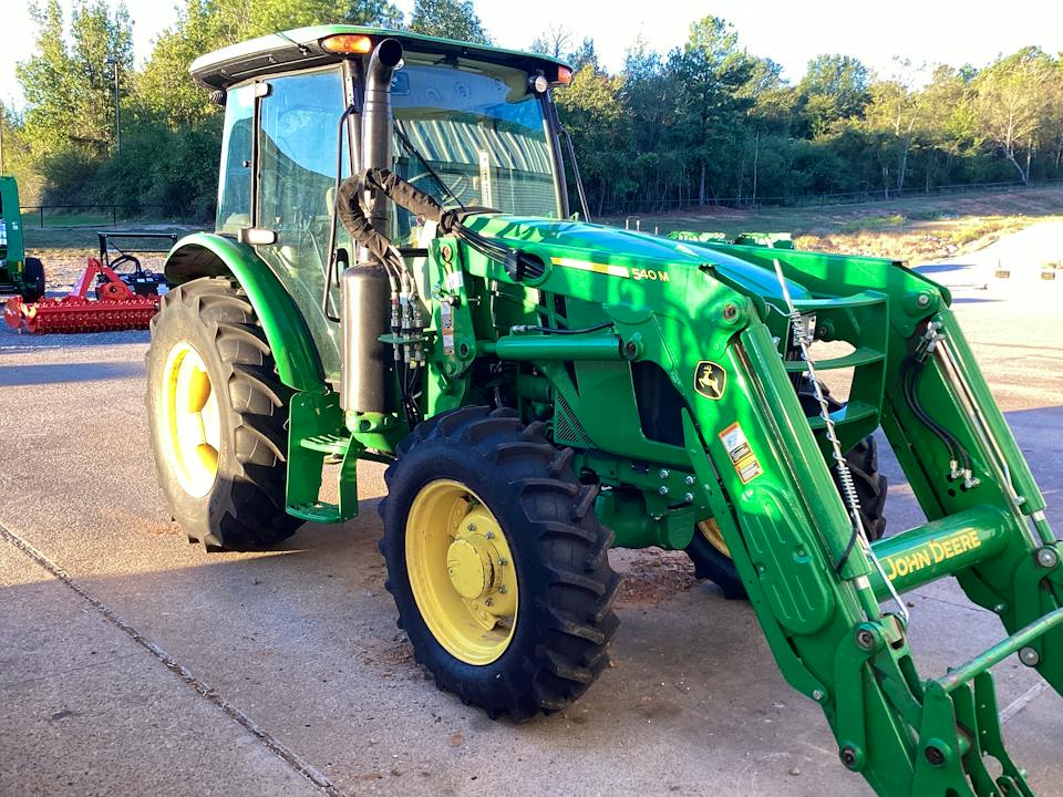John Deere 5100E