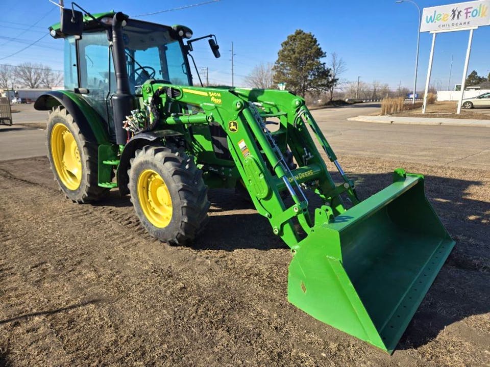 John Deere 5100M