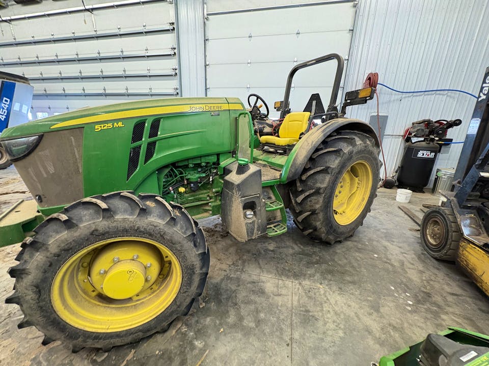John Deere 5125M
