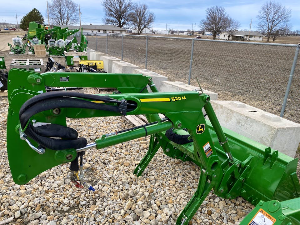 John Deere 520M