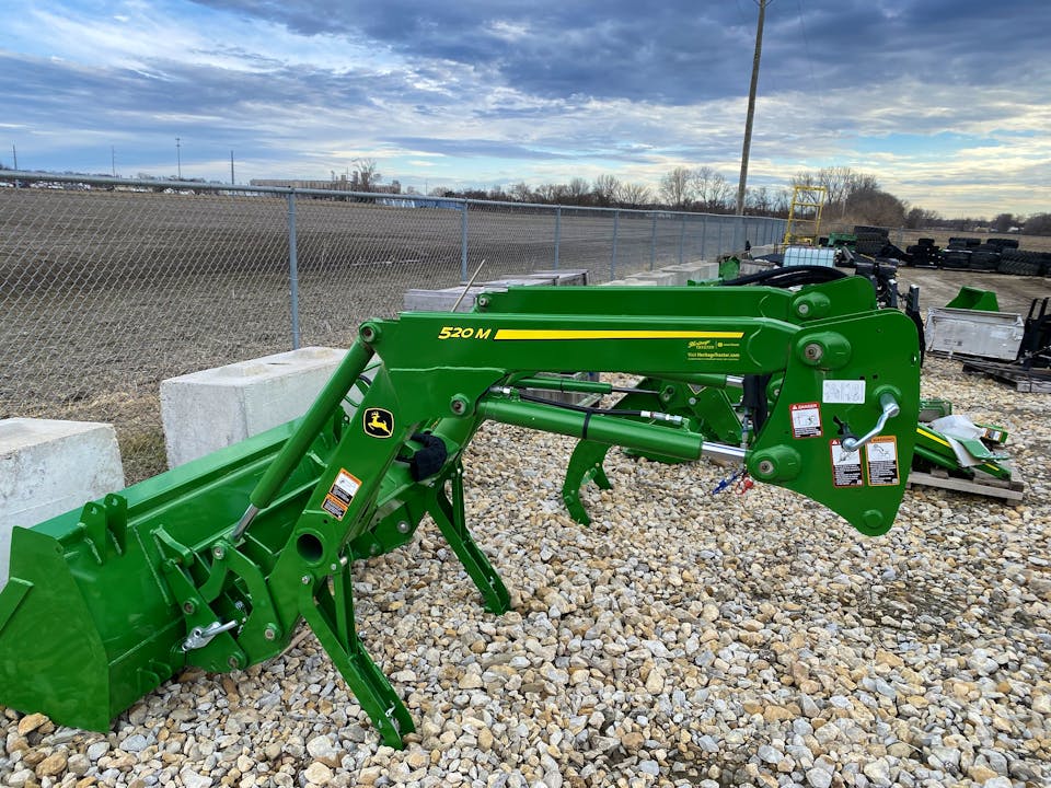 John Deere 520M