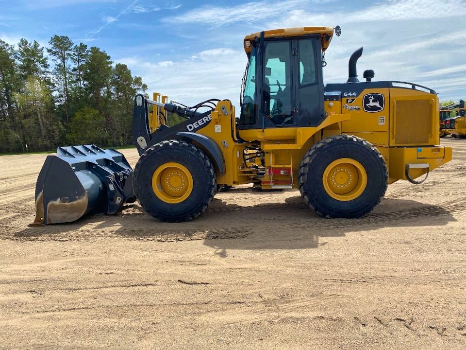 John Deere 544P