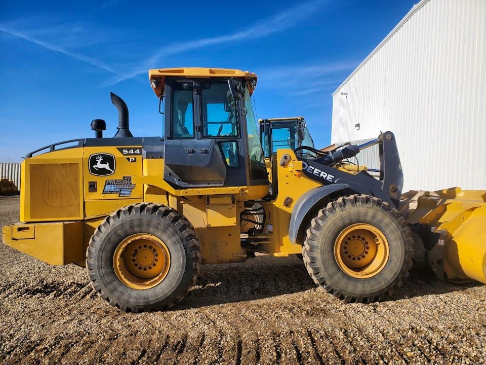 John Deere 544P