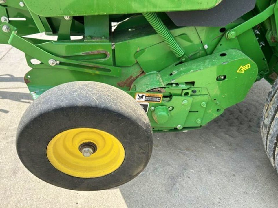 John Deere 560M