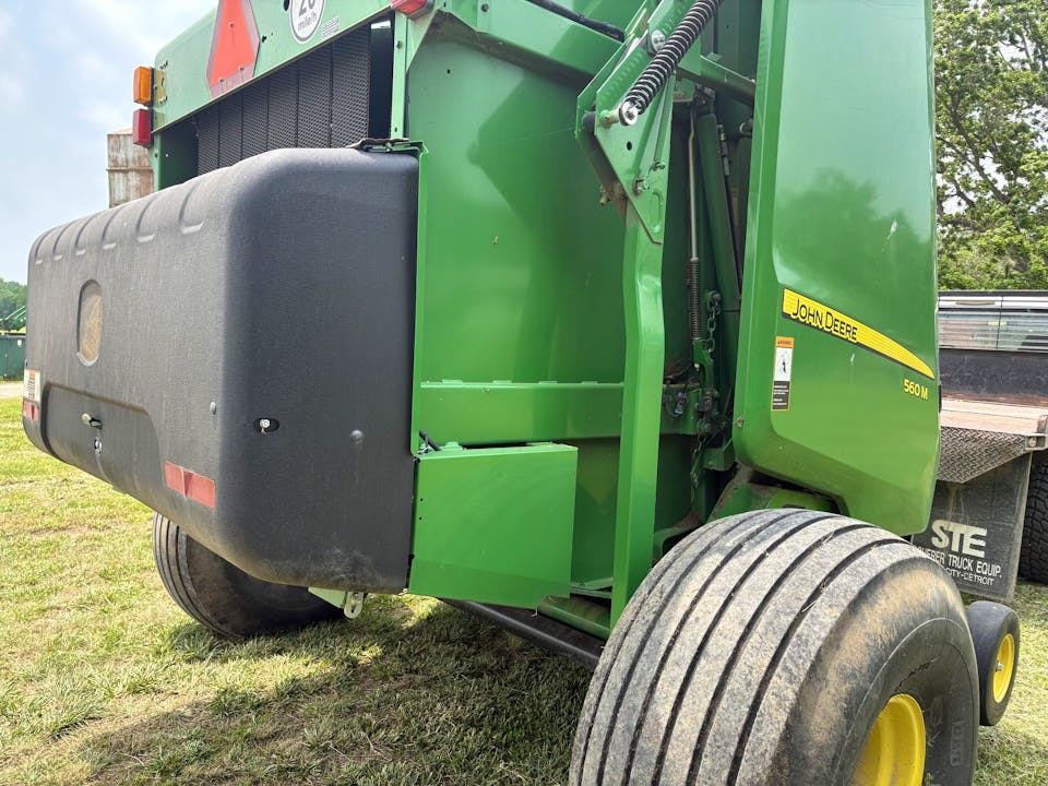 John Deere 560M