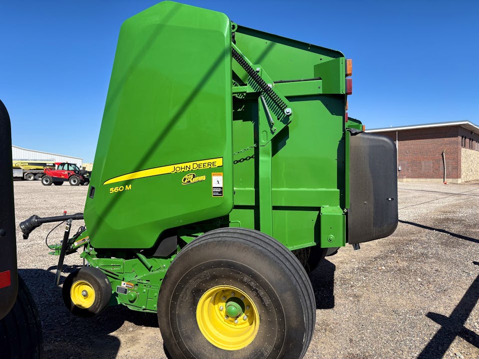 John Deere 560M