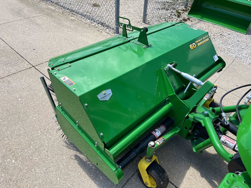 John Deere 60" HD BROOM