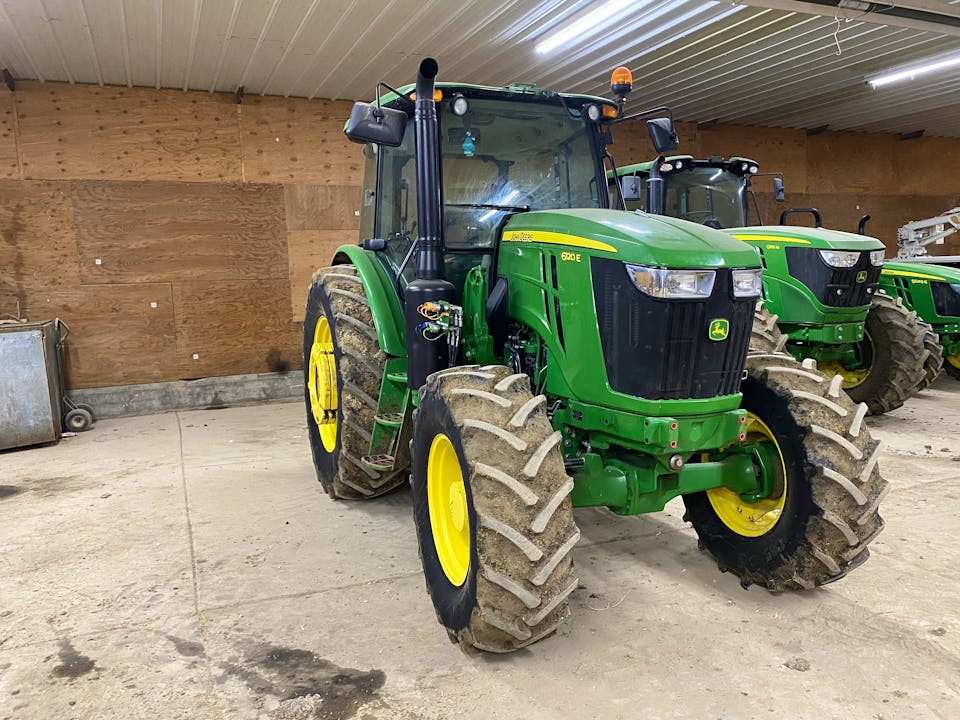 John Deere 6120E