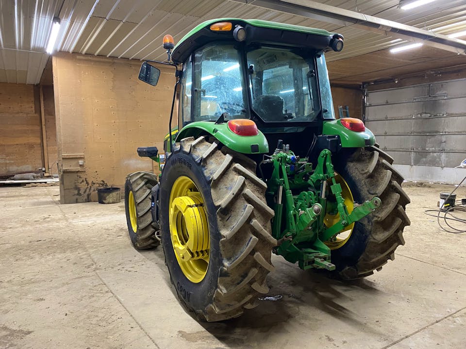 John Deere 6120E