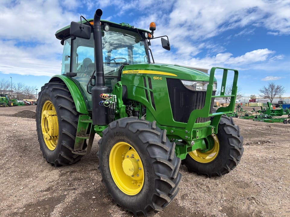 John Deere 6120E
