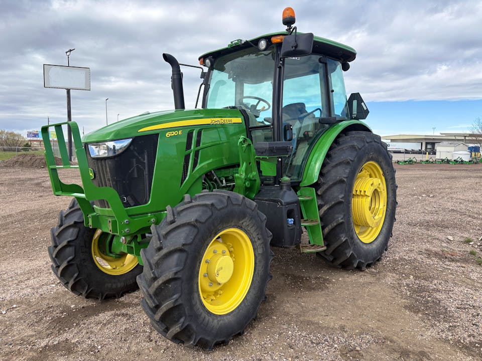 John Deere 6120E
