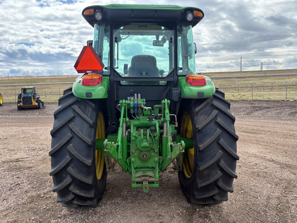 John Deere 6120E