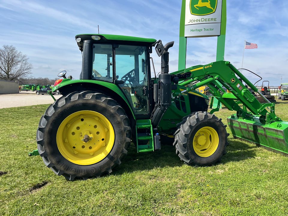 John Deere 6120M