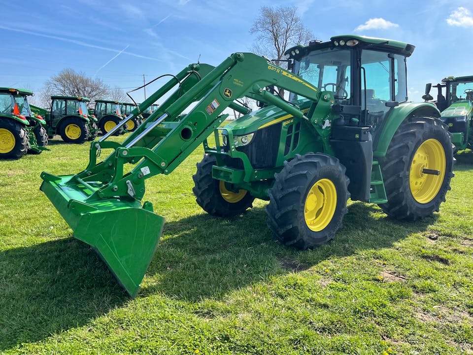 John Deere 6120M