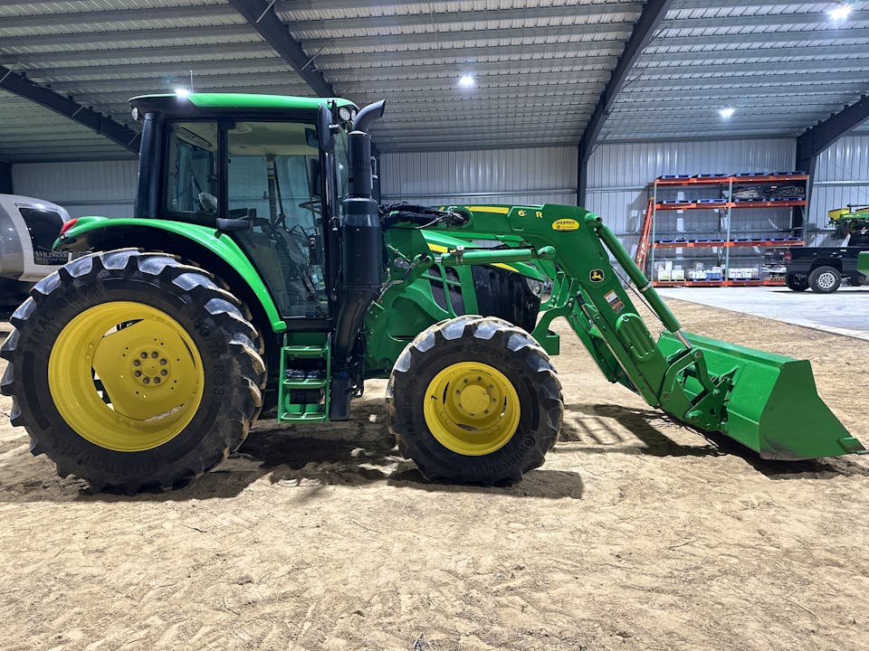 John Deere 6120M