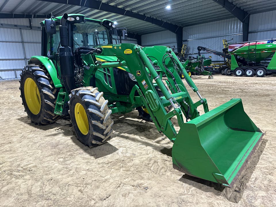John Deere 6120M