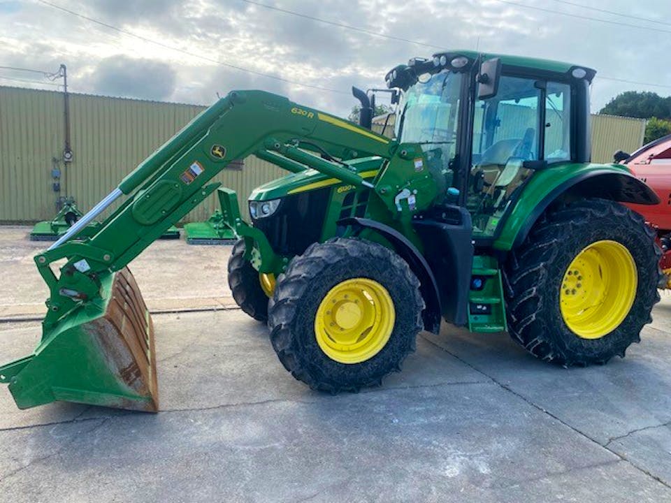 John Deere 6120M