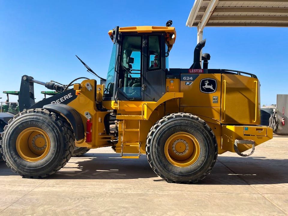 John Deere 624P