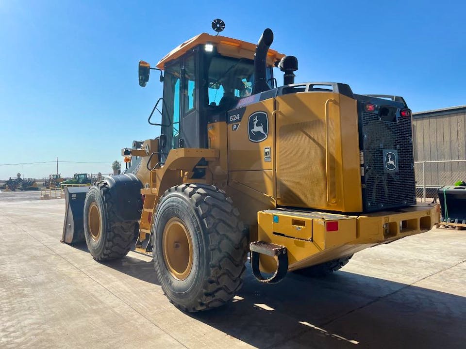 John Deere 624P