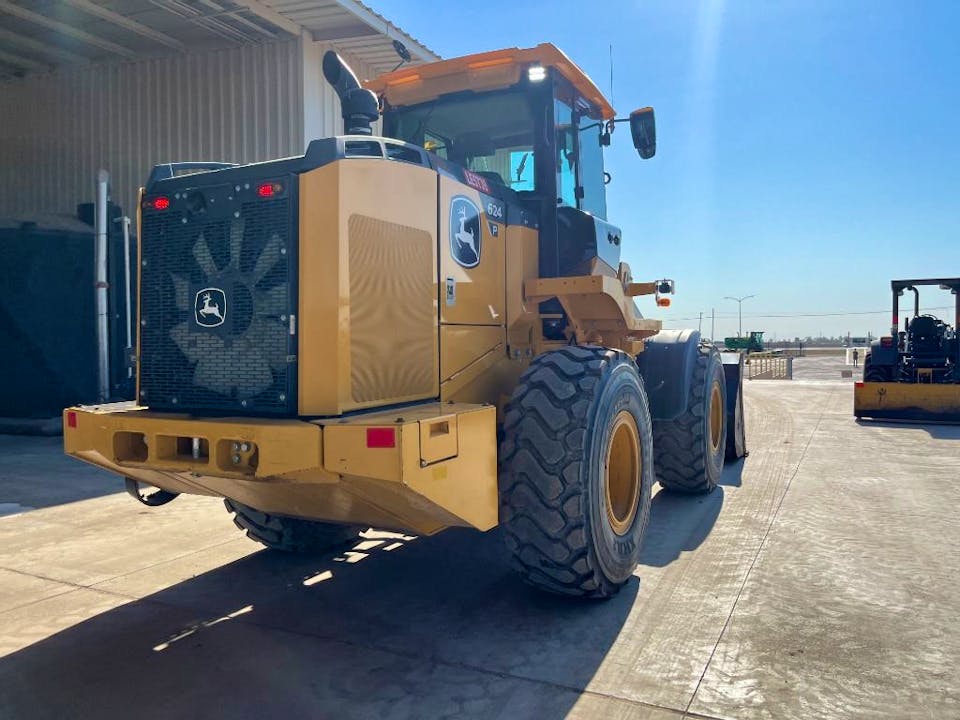 John Deere 624P