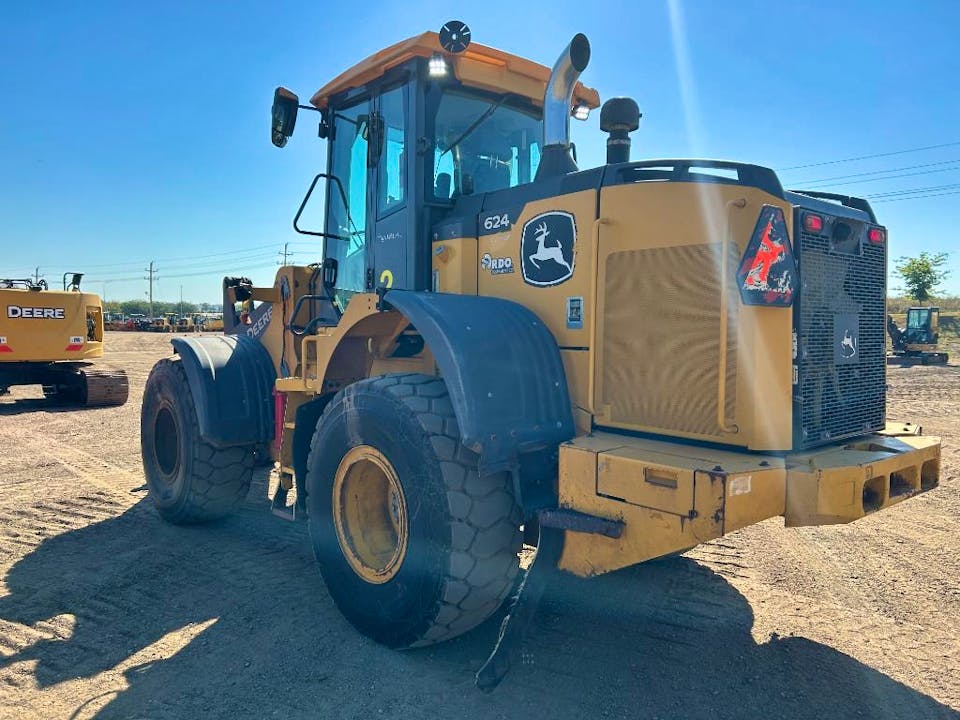John Deere 624P