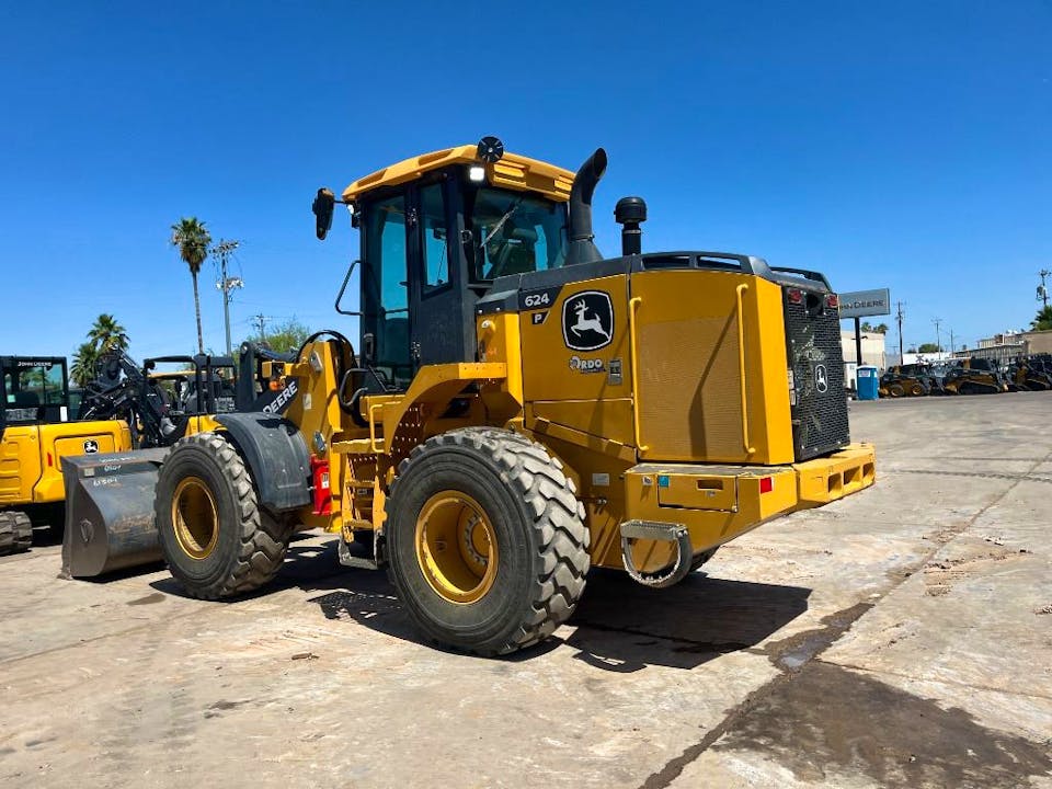 John Deere 624P