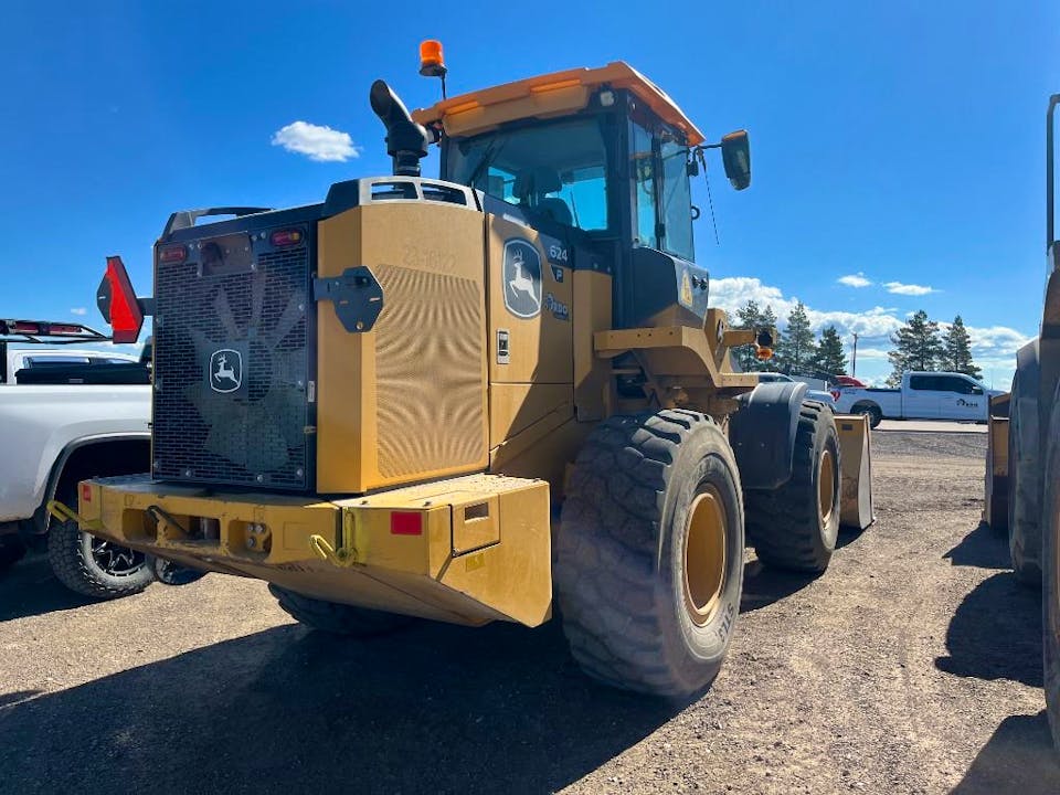 John Deere 624P