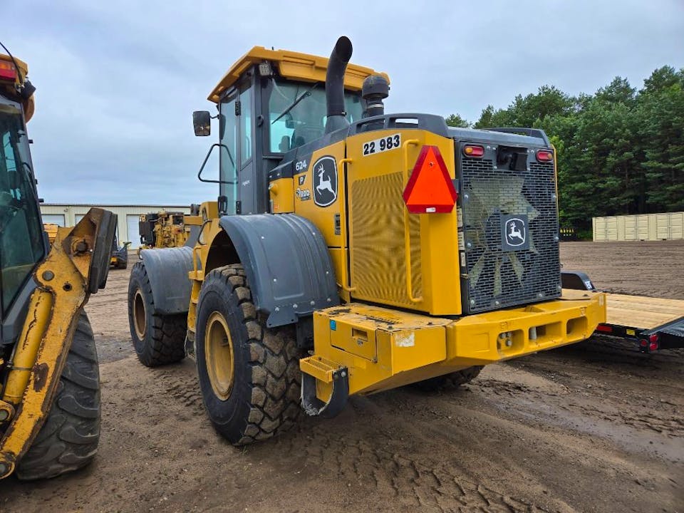 John Deere 624P
