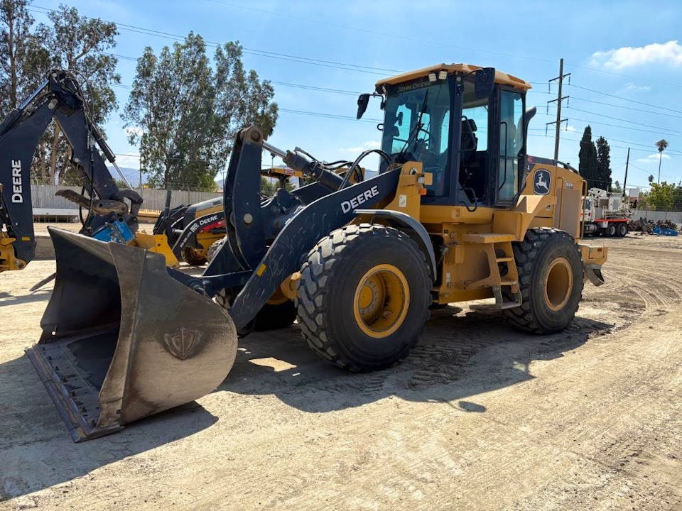 John Deere 624P