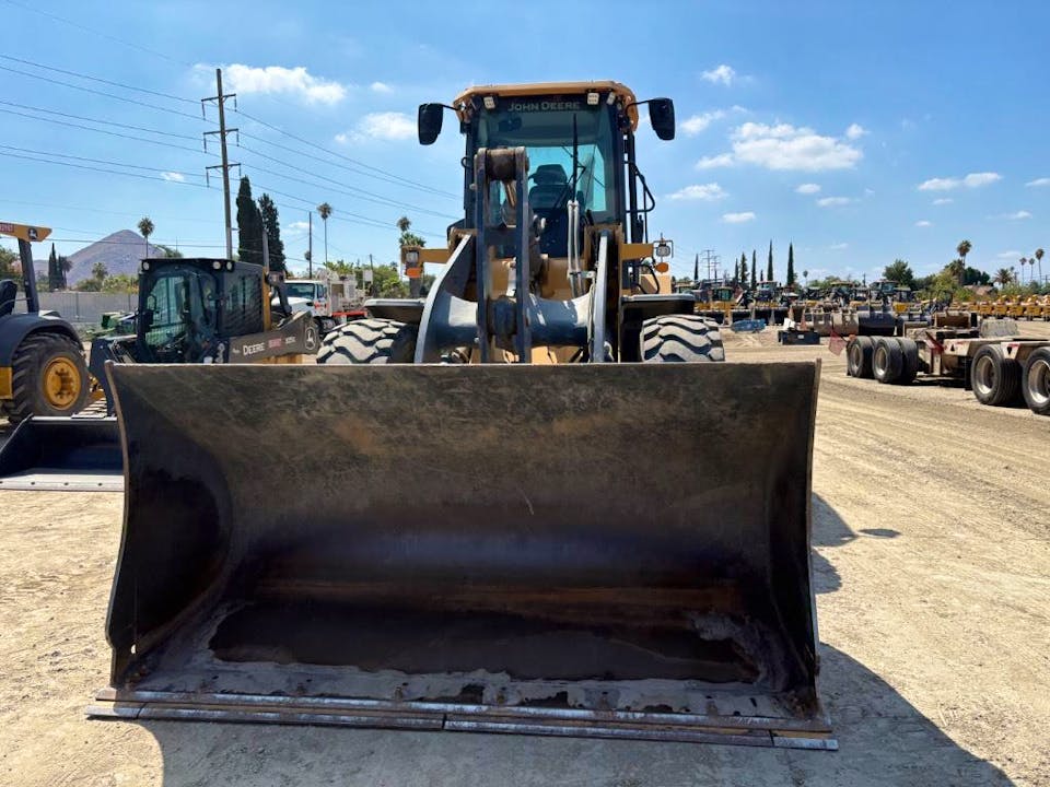John Deere 624P