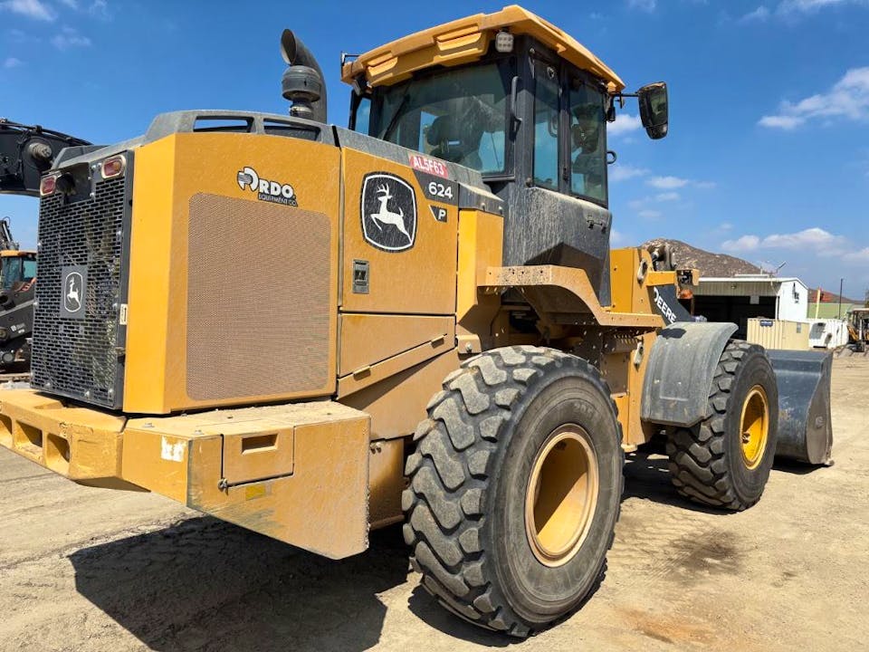 John Deere 624P